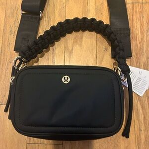 Lululemon NWT Crossbody Camera bag with top handle